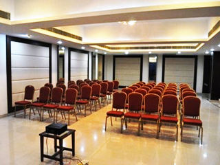 Jade Beach Resort Tirupporur Exterior photo